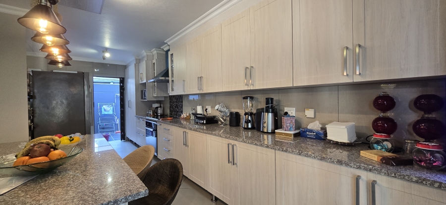 To Let 3 Bedroom Property for Rent in Cashan North West
